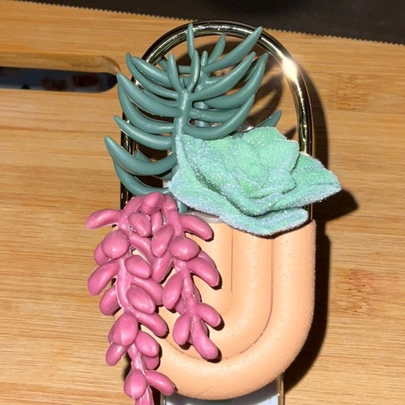 • Bath & Body Works • Wallflower Succulent 🪴 Scent Control Fragrance Plug - Picture 1 of 5